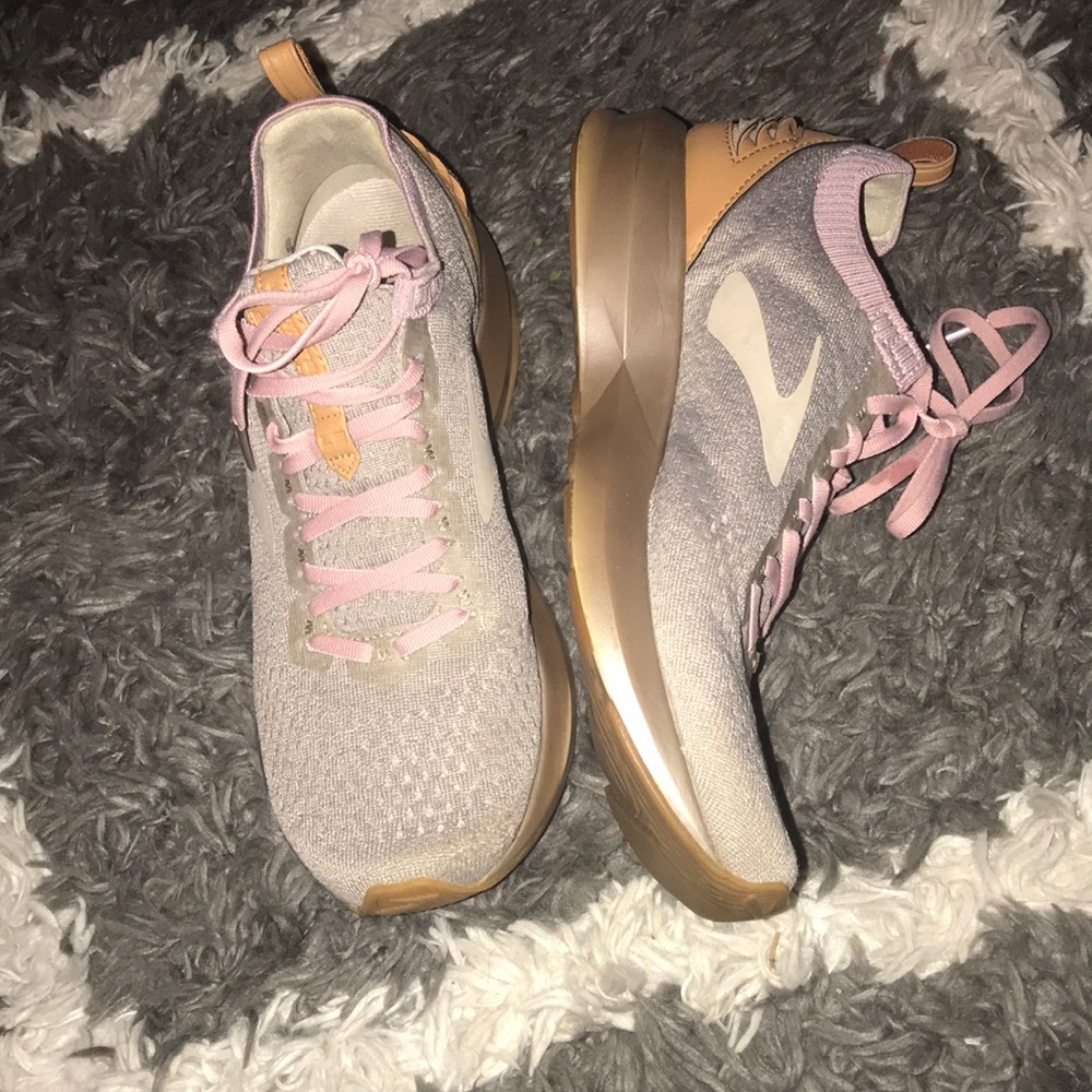 Brooks Women's Shoes in Pink and Tan